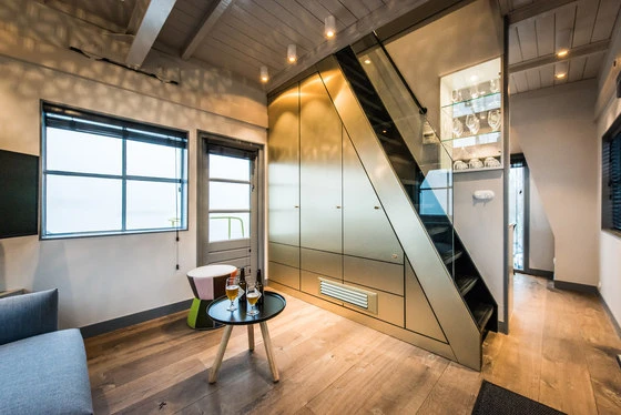 Designed by Studio Edward van Vliet, the space inside this crane’s structure and its former cabin may be small, but the experience is enhanced by the panoramic views of Amsterdam’s harbour, as well as its unusual location. Photos: RvZ Photography