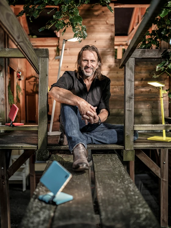 Light wherever it is required: Dietrich F. Brennenstuhl, founder of Nimbus Group, has developed the idea of battery-powered luminaires while building a tree house. Photo: Nimbus Group / Gordon Koelml