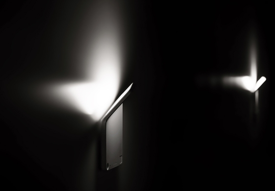 Integrated in such a way as to be invisible, the LEDs feed their light laterally into the Soft Diffuser. Photo: Nimbus Group / Frank Ockert