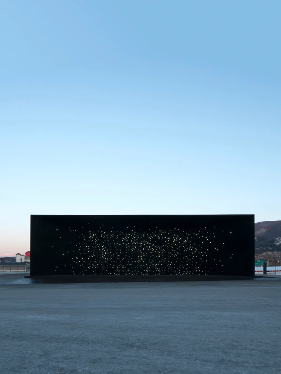 The 10-metre tall parabolic facades covered in Vantablack VBx2 – the world's darkest pigment, which absorbs 99% of light – skew the three-dimensionality of Asif Khan’s Pyeongchang Winter Olympics Hyundai Pavilion. Photo: © Luke Hayes