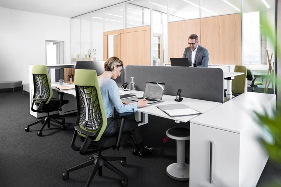 Thanks to its clever modular system, Interstuhl’s JOYCEis3 is a versatile office swivel chair with countless design options