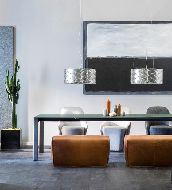 The right mix is decisive, according to the credo of the furnishing doyenne who has been working successfully with it for 45 years. Christine Kröncke doesn't believe in following uniform trends because living is not a stylistic monoculture