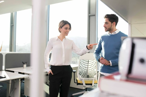 Rücken, die entzücken: Der neue FlexGrid bietet Halt und Entspannung auf ganzer Linie. In Höhe und Tiefe individuell einstellbar, „arbeitet“ er sozusagen mit. Seine Attraktivität besteht auch darin, dass er sein Innerstes nach außen kehrt