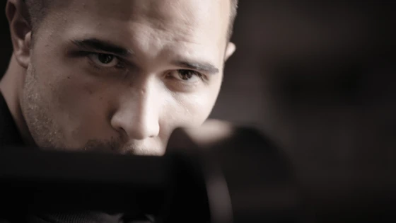 Horgenglarus ist Perfektion: Seit über einem Jahrhundert bewegt sich der renommierte Schweizer Möbelhersteller an der Schnittstelle zwischen handwerklicher Tradition und neuster Technologie