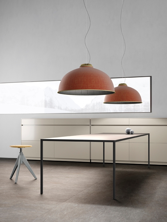 The supersized dome of the Farel pendant lamp imposes itself on its subjects with a stylish textured skin and bold, exposed heat sink. Distinct or softened colourways make Farel suitable for a variety of projects