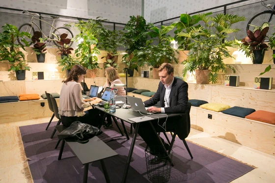 Coworking Lobby auf der ORGATEC 2016 © Koelnmesse