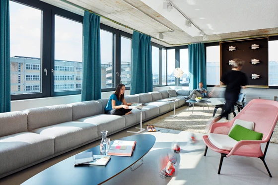 Co-working space at On in Zurich, featuring furniture by Vitra © Vitra/Eduardo Perez